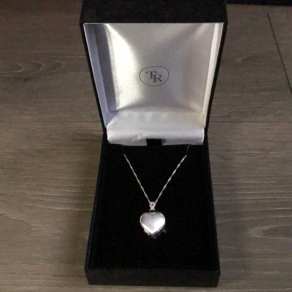 Things Remembered Heart Locket - Picture 2 of 8